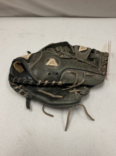 Vist Large View of Product Image Which is Used Akadema ATM9 BB/SB Glove RH Throw Black 11 1/2"