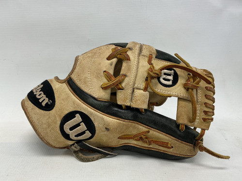 Vist Large View of Product Image Which is Used Wilson A2K 1787 BB/SB Glove RH Throw Tan And Black 11 3/4"