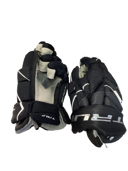 Vist Large View of Product Image Which is Used True CATALYST 9X Senior Gloves Black 13"