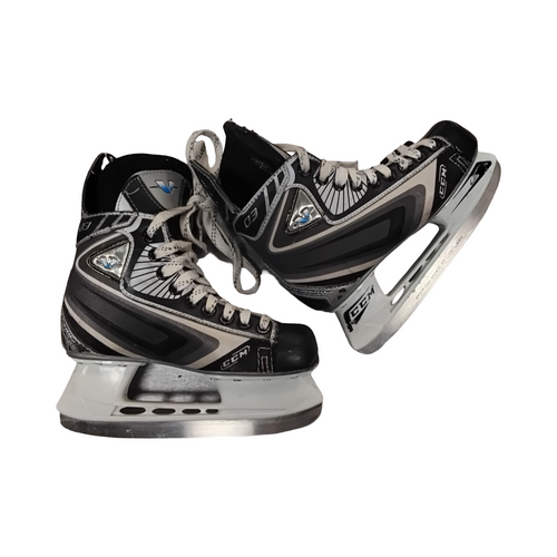 Vist Large View of Product Image Which is Used CCM VECTOR 03 Junior Hockey Skate Junior 02