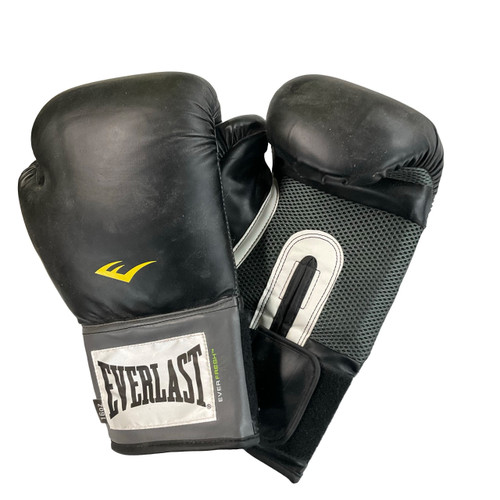 Vist Large View of Product Image Which is Used Everlast Boxing Gloves Black Senior