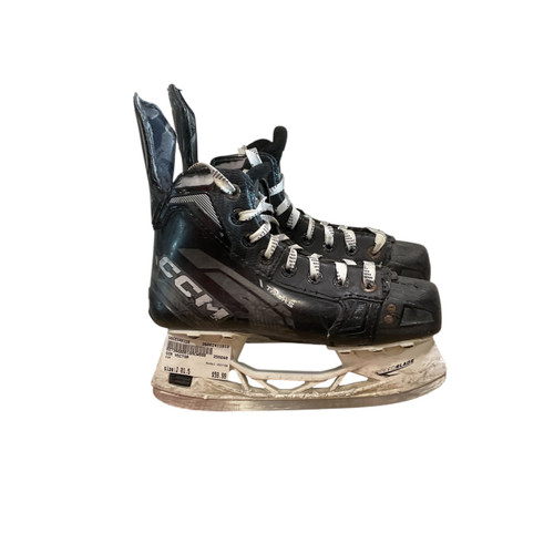 Vist Large View of Product Image Which is Used CCM VECTOR Junior Hockey Skate Junior 01.5