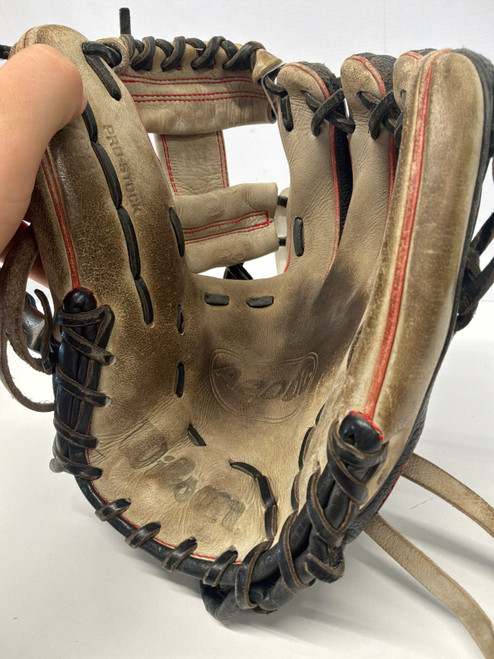 Vist Large View of Product Image Which is Used Wilson A2000 BB/SB Glove LH Throw Grey 12"