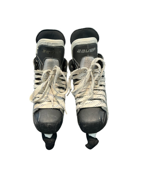 Vist Large View of Product Image Which is Used Bauer X7.0 Junior Hockey Skate Junior 03.5