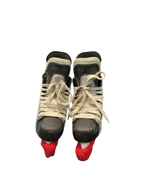 Vist Large View of Product Image Which is Used Bauer X7.0 Junior Hockey Skate Junior 03