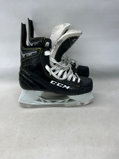Vist Large View of Product Image Which is Used CCM SUPER TACKS 9350 Senior Hockey Skate Senior 6