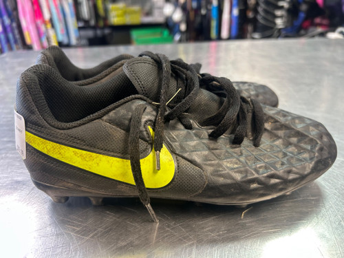 Vist Large View of Product Image Which is Used Nike Soccer Cleats Black Junior 04
