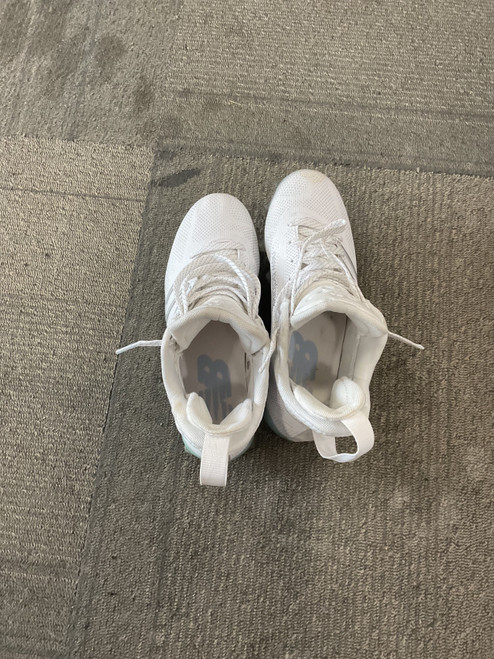 Vist Large View of Product Image Which is Used New Balance LAX Cleats Womens White Senior 5.5
