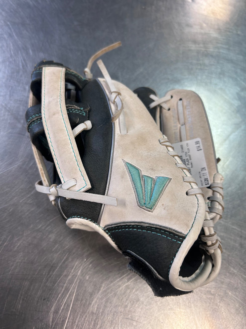 Vist Large View of Product Image Which is Used Easton GHOST FLEX YTH RH Throw Fastpitch Gloves White 11"