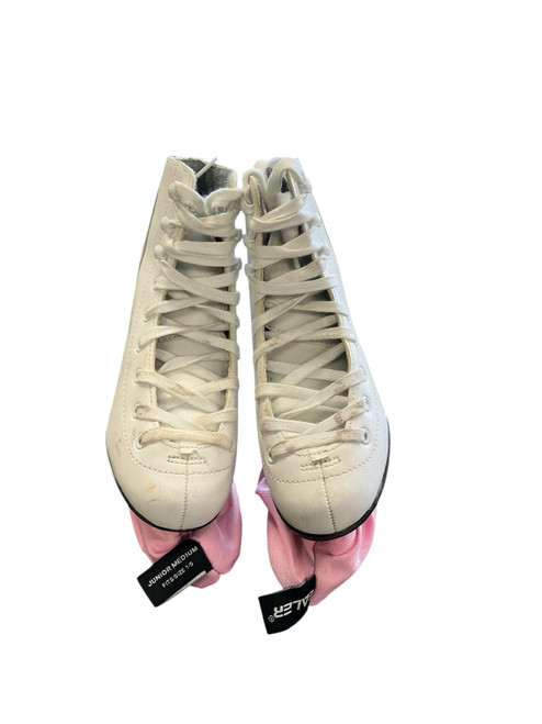 Vist Large View of Product Image Which is Used Lake Placid CASCADE SIZE 2 Girls Figure Skate White Junior 02