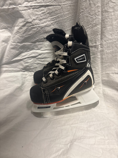 Vist Large View of Product Image Which is Used Powertek V3.0 SKATE Youth Hockey Skate Youth 06.0