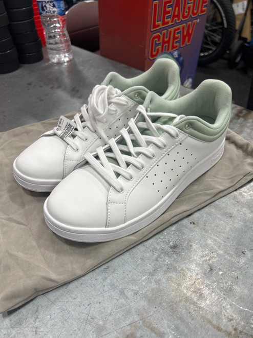 Vist Large View of Product Image Which is Used Mens Golf Shoes White Senior 10