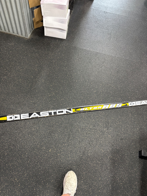 Vist Large View of Product Image Which is Used Easton ULTRA ABS Senior Wood Right