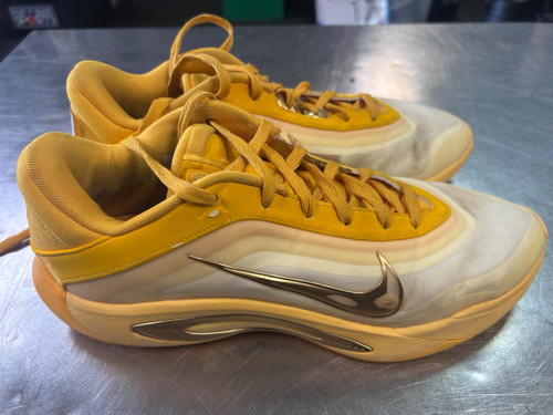 Vist Large View of Product Image Which is Used Nike Basketball Shoes M Yellow Senior 12.5