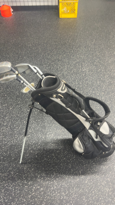 Vist Large View of Product Image Which is Used Aspire JR. PRO TOUR Jr Club Set LH 6 Piece