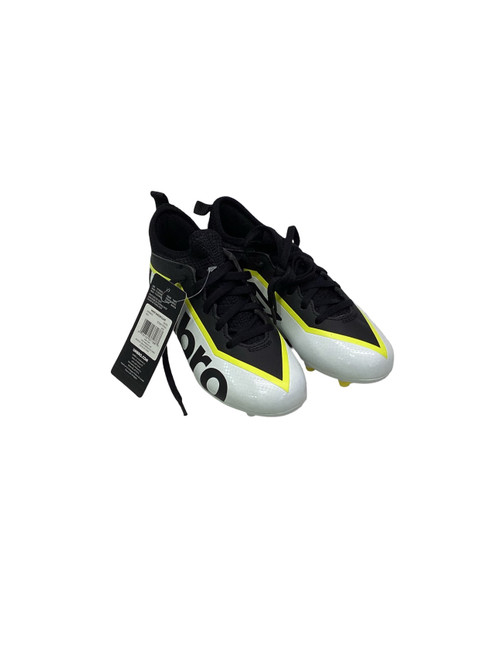Vist Large View of Product Image Which is Used Umbro PIVOT Soccer Cleats Black And White Junior 03