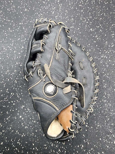 Vist Large View of Product Image Which is Used Nike SDR FBF BB/SB First Base RH Throw Black 12"