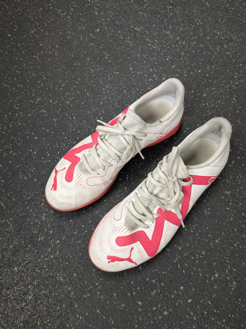 Vist Large View of Product Image Which is Used Puma FUTURE PLAY Soccer Indoor Shoes None Senior 8