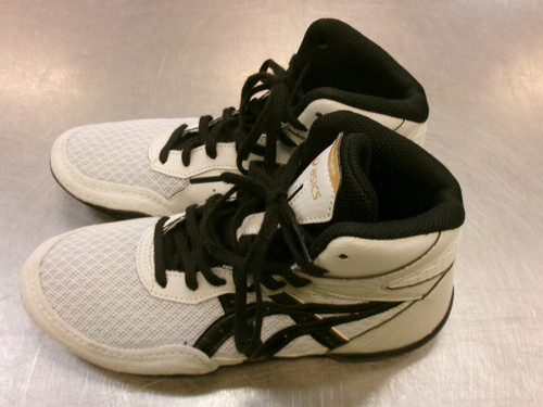 Vist Large View of Product Image Which is Used Asics Wrestling Shoes White Junior 03
