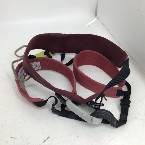 Vist Large View of Product Image Which is Used Black Diamond MOMENTUM WMNS M HARNESS Climbing Harness
