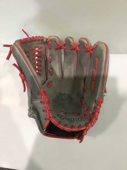 Vist Large View of Product Image Which is Used Mizuno TRADITION SERIES BB/SB Glove RH Throw Grey 11 3/4"