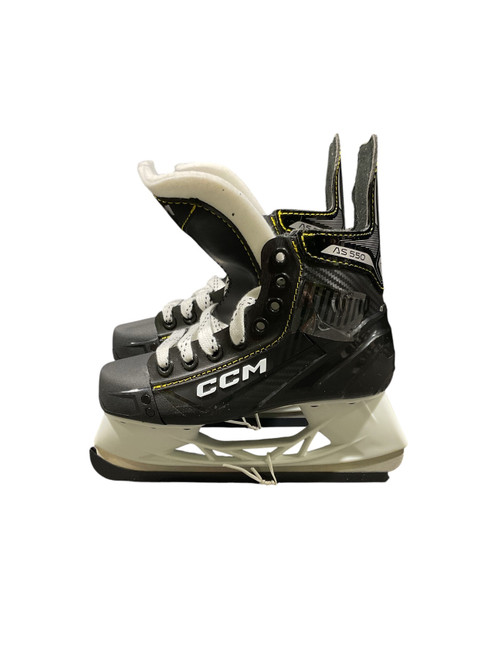 Vist Large View of Product Image Which is Used CCM TACKS AS-550 Intermediate Hockey Skate Intermediate 3.5