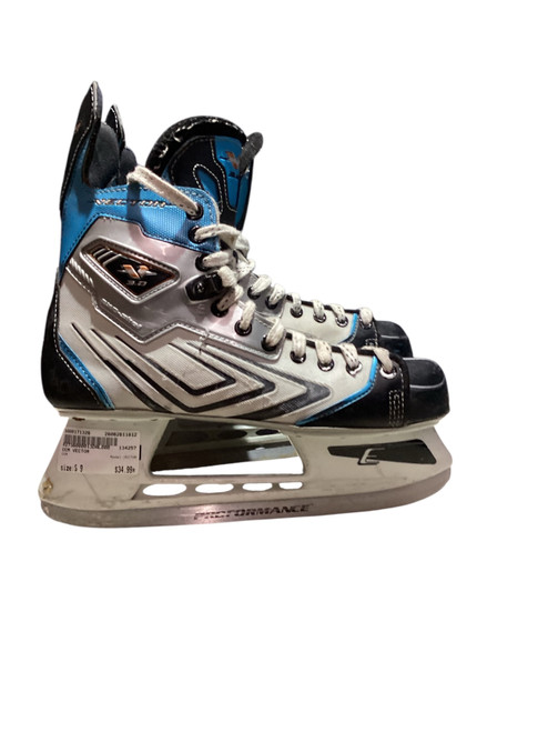 Vist Large View of Product Image Which is Used CCM VECTOR Senior Hockey Skate Senior 9