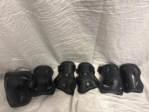 Vist Large View of Product Image Which is Used Rollerblade Inline Protective Set Black MD