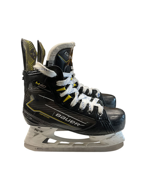 Vist Large View of Product Image Which is Used Bauer SUPREME M40 Junior Hockey Skate Junior 03.5