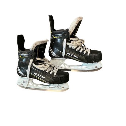 Vist Large View of Product Image Which is Used CCM TACKS 9070 SKATE Junior Hockey Skate Junior 05.5