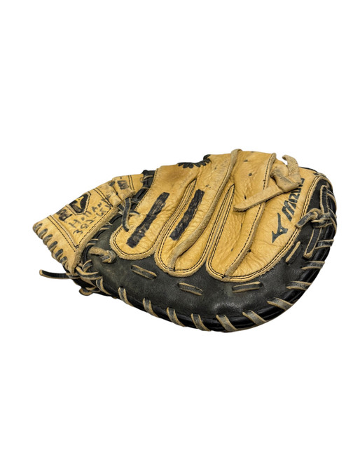 Vist Large View of Product Image Which is Used Mizuno GXC 100 BB/SB Catchers RH Throw Tan And Black 31"
