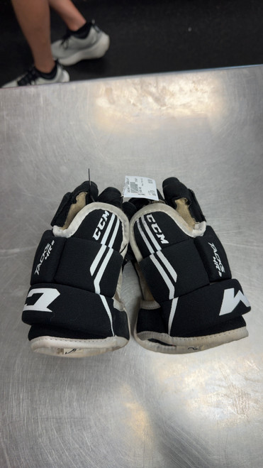 Vist Large View of Product Image Which is Used CCM TACKS 4R2 Youth Gloves Black 9"