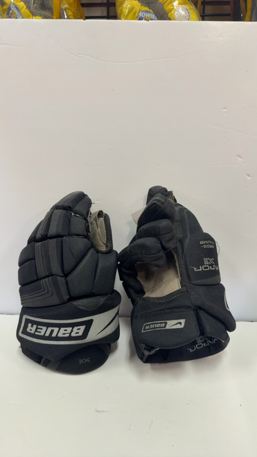Vist Large View of Product Image Which is Used Bauer VAPOR VII GLOVES Senior Gloves None 15"