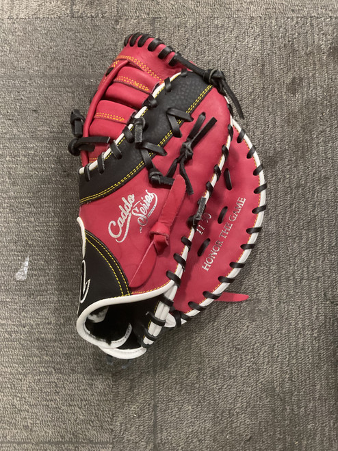 Vist Large View of Product Image Which is Used Marucci CADDO SERIES BB/SB First Base RH Throw Red 11 1/2"