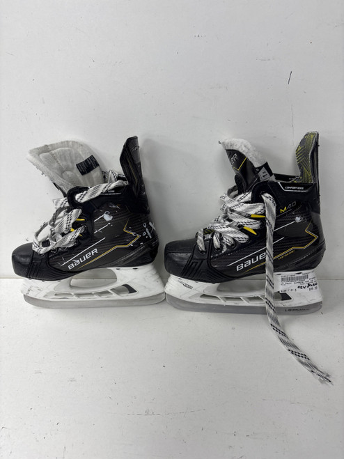 Vist Large View of Product Image Which is Used Bauer SUPREME M40 Junior Hockey Skate Junior 01.5 (new= $250)