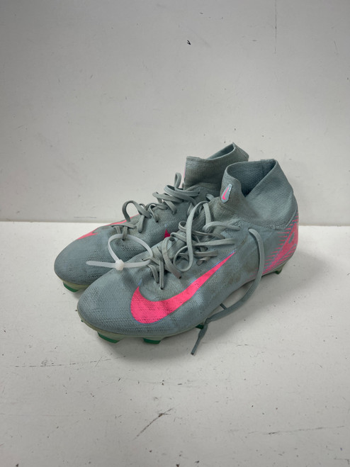 Vist Large View of Product Image Which is Used Nike AIRZOOM Soccer Cleats Grey And Pink Senior 8