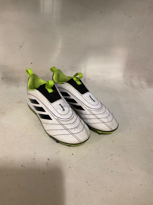Vist Large View of Product Image Which is Used Adidas Soccer Cleats White Junior 01