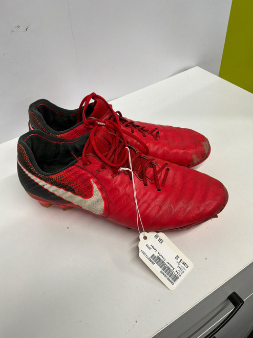 Vist Large View of Product Image Which is Used Nike Soccer Cleats Red Senior 10