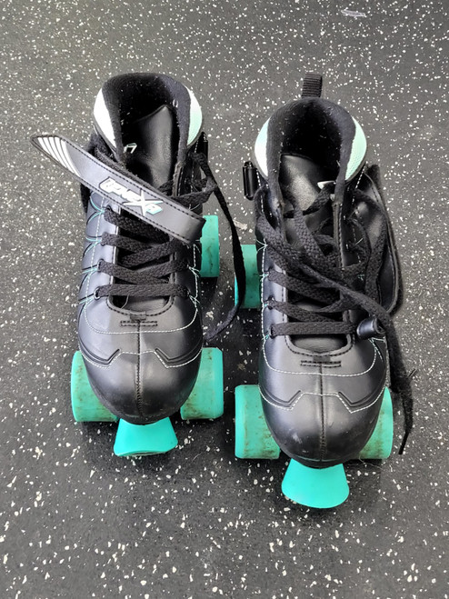 Vist Large View of Product Image Which is Used HOOPLA Junior Roller Quad Skates Black Junior 04