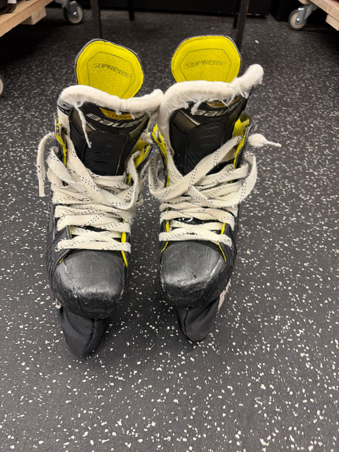 Vist Large View of Product Image Which is Used Bauer SUPREME 3S Junior Hockey Skate Junior 04