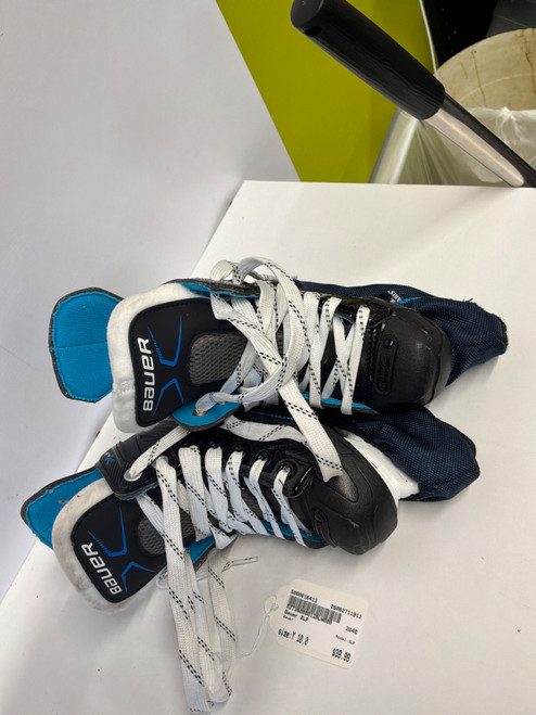 Vist Large View of Product Image Which is Used Bauer XLP Youth Hockey Skate Youth 10.0