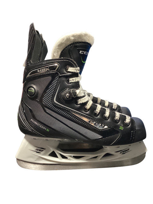 Vist Large View of Product Image Which is Used Reebok 42K PUMP Junior Hockey Skate Junior 04.5