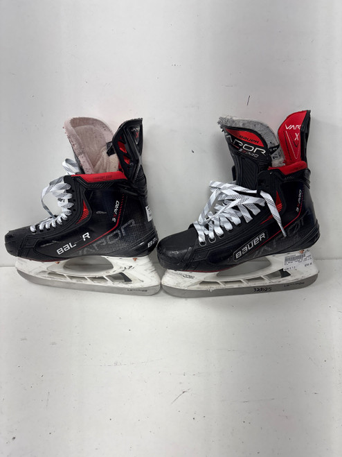 Vist Large View of Product Image Which is Used Bauer VAPOR 3X PRO Senior Hockey Skate Senior 7.5