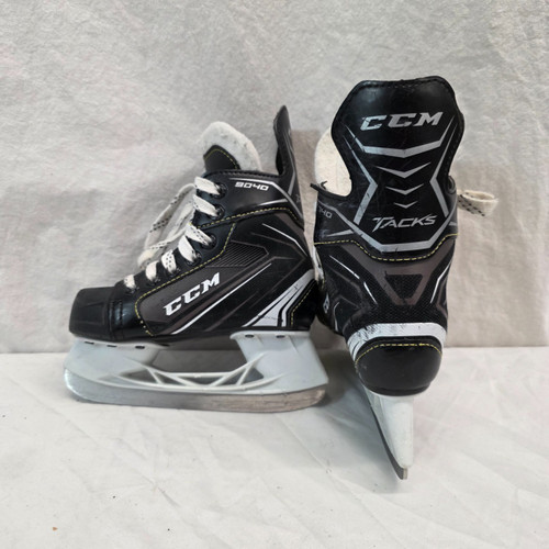 Vist Large View of Product Image Which is Used CCM TACKS 9040 Youth Hockey Skate Youth 11.0