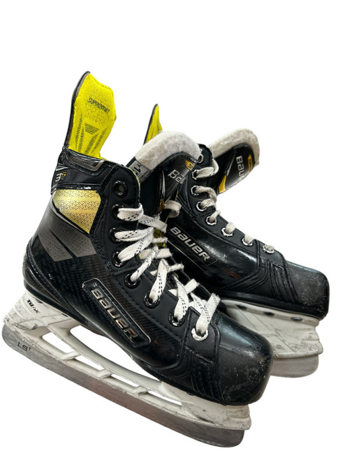 Vist Large View of Product Image Which is Used Bauer SUPREME 3S PRO SKATES 13.5Y Youth Hockey Skate Youth 13.5