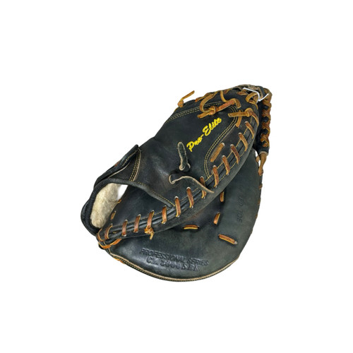 Vist Large View of Product Image Which is Used All-Star PROFESSIONAL SERIES CM3000SBK BB/SB Catchers RH Throw Black 32"