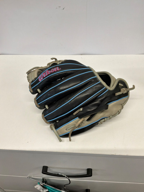Vist Large View of Product Image Which is Used Wilson A1000 BB/SB Glove RH Throw Black 11 1/2"