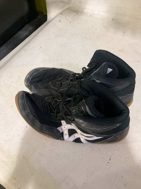 Vist Large View of Product Image Which is Used Asics Wrestling Shoes Black Youth 08.5
