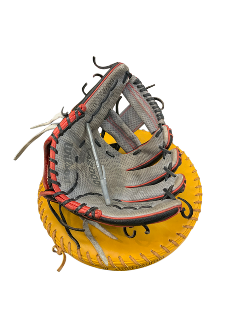 Vist Large View of Product Image Which is Used Wilson A2000 PRO STOCK SC75 BB/SB Glove RH Throw Grey 11 3/4"