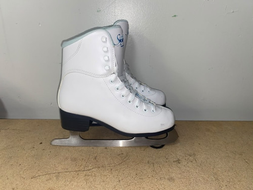 Vist Large View of Product Image Which is Used Jackson SOFT SKATE WomensFigure Skate White Senior 6